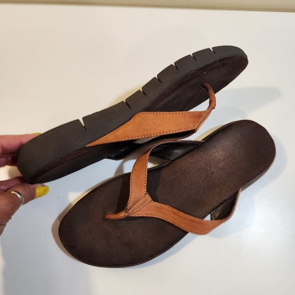 WOMEN'S Caramel Leather Upper Flat Cushioned Thong Sandals size 10 - Picture 12 of 14
